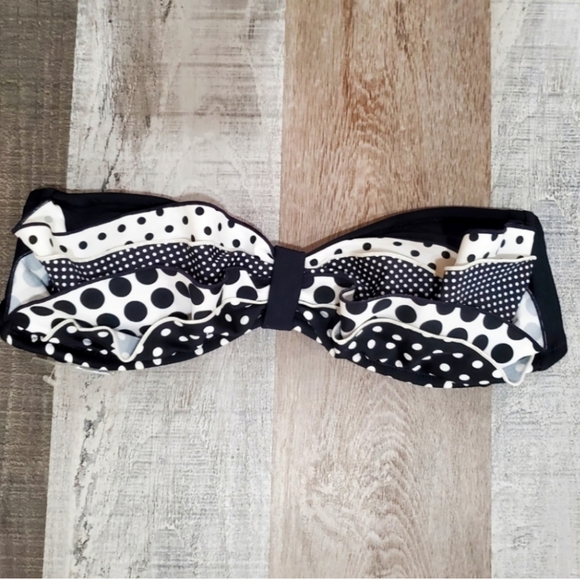 Xhilaration polka dots ruffled bikini top, new - Picture 4 of 6